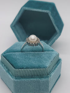 Estate 14k white gold Pearl and Diamond ring