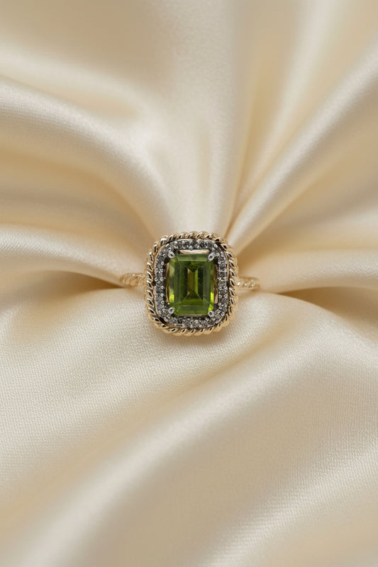 Estate Peridot and Diamond Ring with Rope Detail