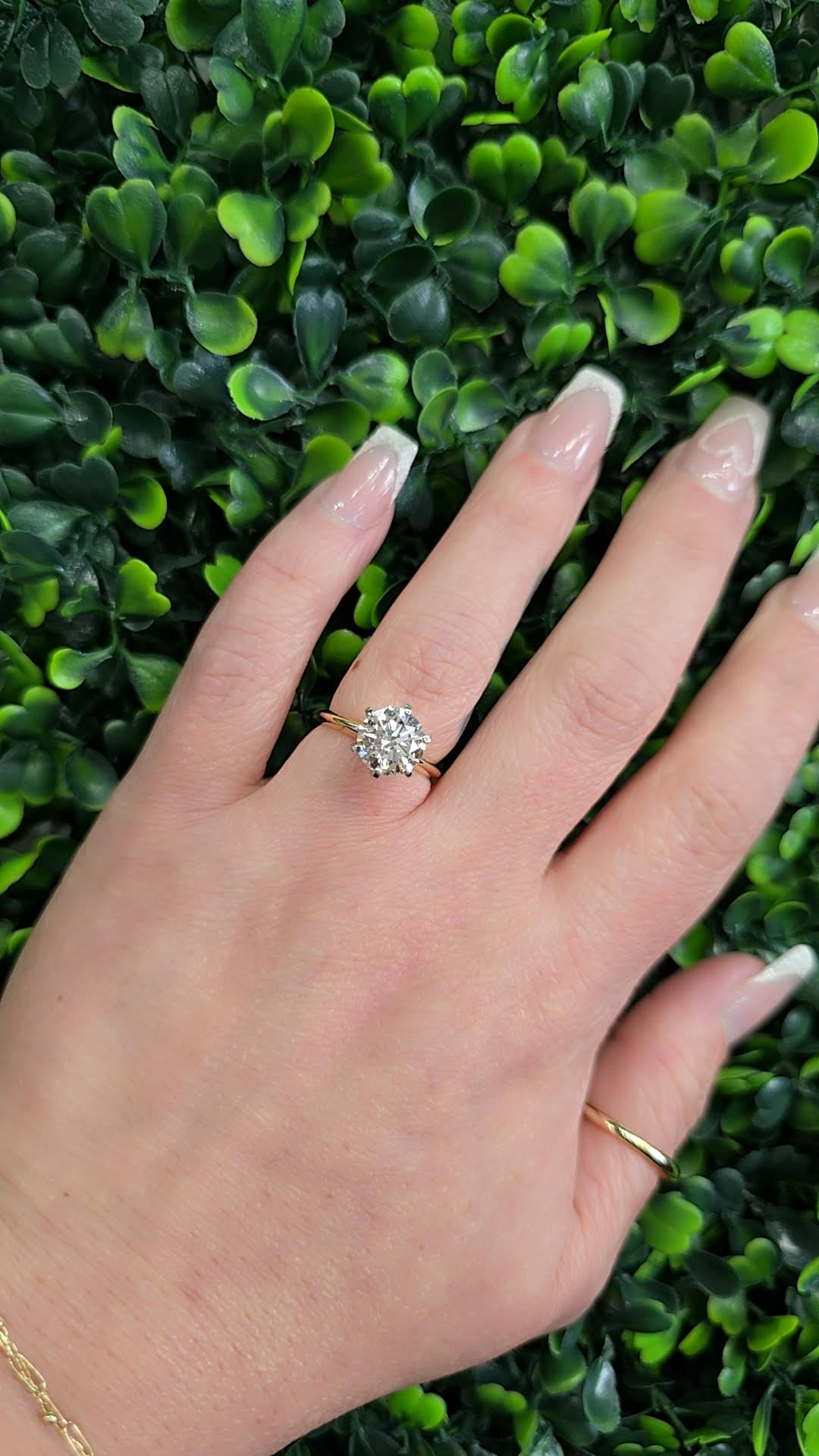 2.5 CT Round Lab Grown Diamond Solitaire Engagement Ring